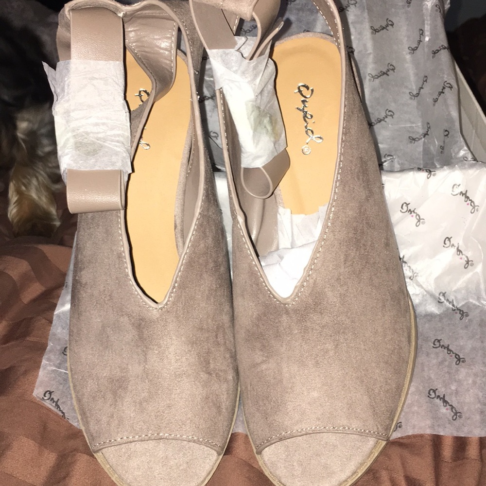 • Quipid • NWB Sandals